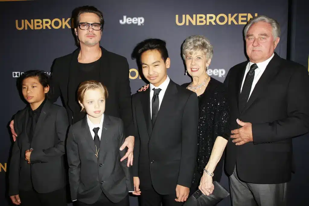 Brad Pitt with kids Pax, Shiloh and Maddox and his parents Jane and William.
