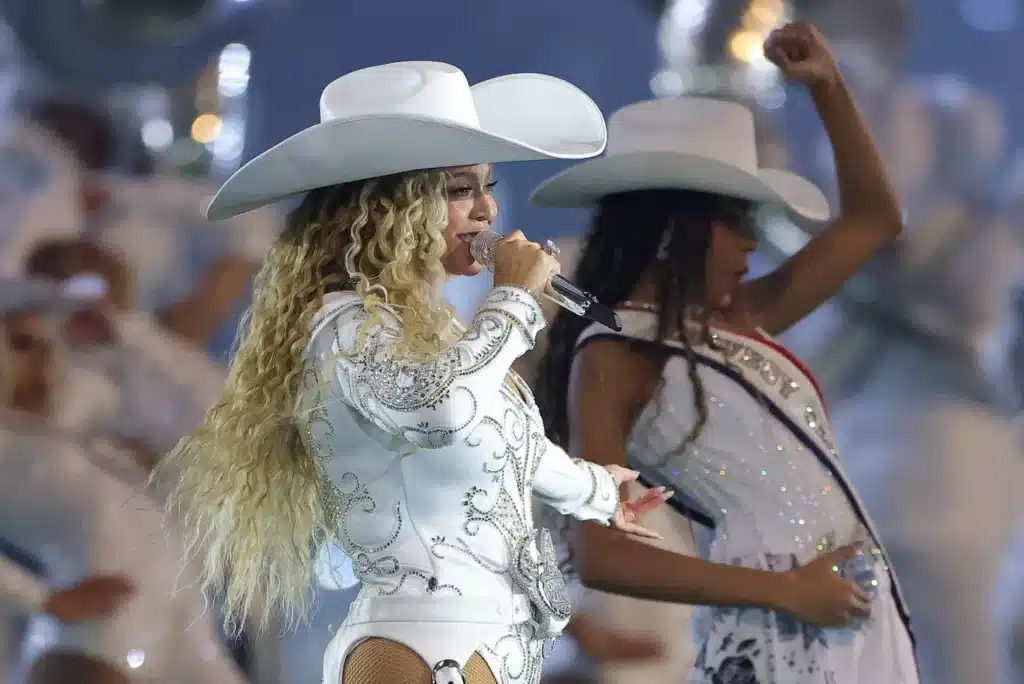 The 2025 MTV VMAs are back Sept. 7 from New York's UBS Arena and the awards show is shaping up to be another poptastic spectacle where the biggest artists of the year celebrate the top songs and music videos as chosen by fans.As we wait to see who will win a Moon Person trophy, let’s see who the top nominees are, starting with Beyoncé, who was nominated for artist of the year.