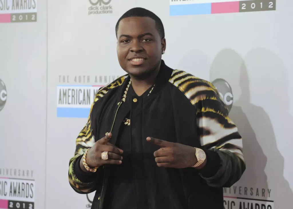 Sean Kingston Sentenced to 3.5 Years for $1M Fraud — From Chart-Topping Hits to Courtroom Defeat.